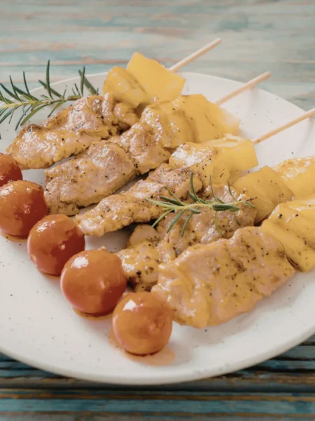 Espetinho de Frango com Abacaxi